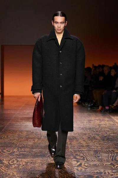 Look 14